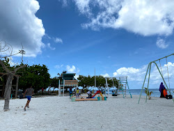 Feydhoo Rashikeda Athiri Beach'in fotoğrafı - rahatlamayı sevenler arasında popüler bir yer