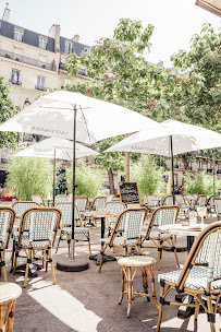 Atmosphère du Restaurant L'Arc Café à Paris - n°18