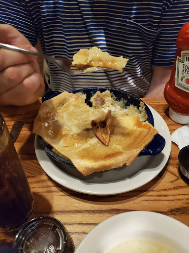 American Restaurant «Cracker Barrel Old Country Store», reviews and photos, 427 N Broadway, Pennsville, NJ 08070, USA