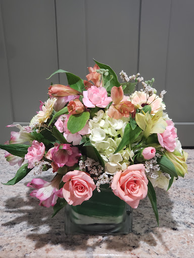 Florist «Carrolls Florist of Beverly», reviews and photos, 385 Cabot St, Beverly, MA 01915, USA