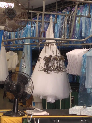 Dry Cleaner «One Low Price Dry Cleaners», reviews and photos, 13440 Biscayne Blvd, North Miami, FL 33181, USA