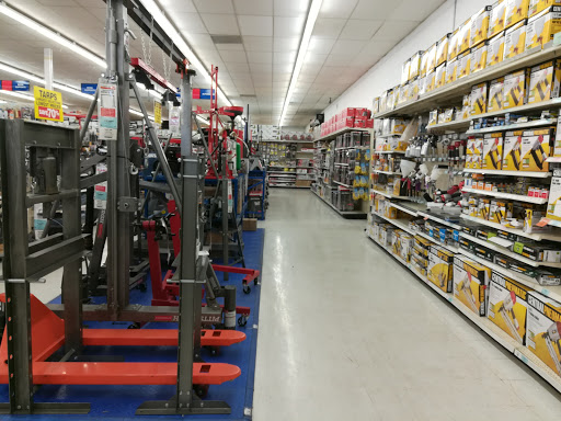 Hardware Store «Harbor Freight Tools», reviews and photos, 3333 N Yarbrough Dr #00055, El Paso, TX 79925, USA