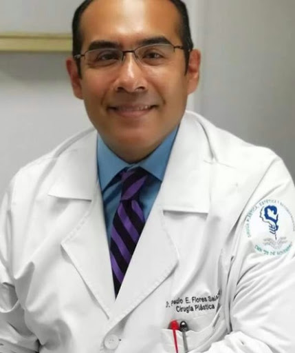 Dr. Paulo Edinho Flores Salazar, Cirujano plástico