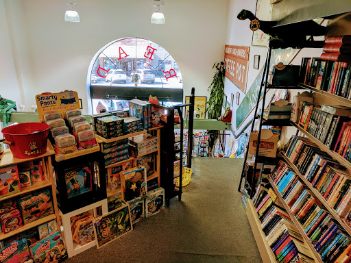 Book Store «Riverwalk Books», reviews and photos, 116 E Woodin Ave, Chelan, WA 98816, USA