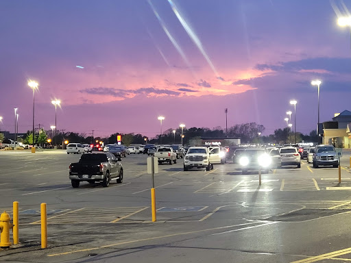 Shopping Mall «Southroads Shopping Center», reviews and photos, 5211 E 41st St, Tulsa, OK 74135, USA