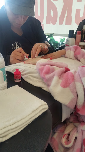 Beauty Salon «Studio 6 Salon & Spa Inc», reviews and photos, 3318 N Hwy 67, Florissant, MO 63033, USA