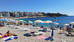 Photo de Veliki Pijesak Beach avec baie spacieuse