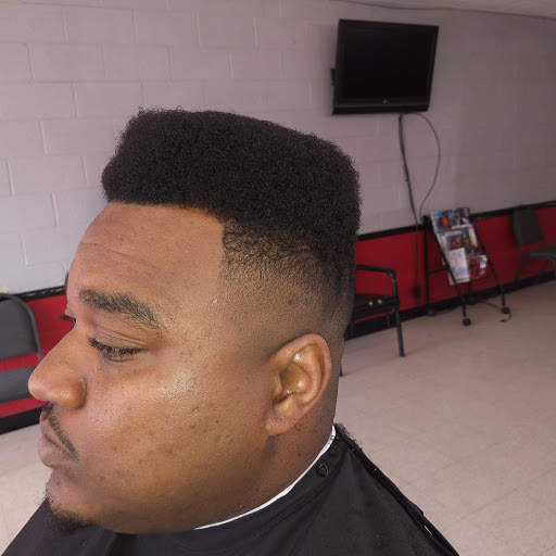 Barber Shop «Heads Up Barber & Beauty», reviews and photos, 2801 Pinecroft Rd # A, Greensboro, NC 27407, USA