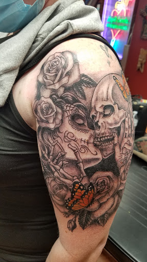 Tattoo Shop «Liquid Swordz», reviews and photos, 27 N Washington St, Ypsilanti, MI 48197, USA