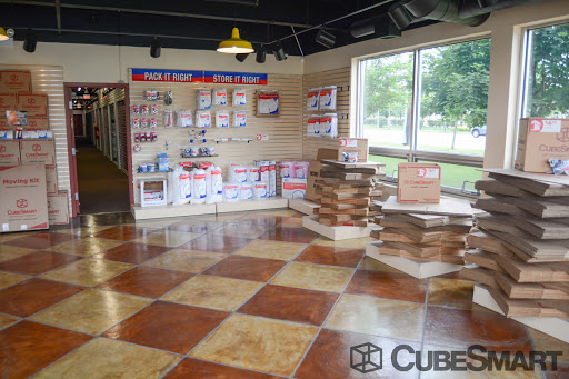 Self-Storage Facility «CubeSmart Self Storage», reviews and photos, 565 W Boughton Rd, Bolingbrook, IL 60440, USA