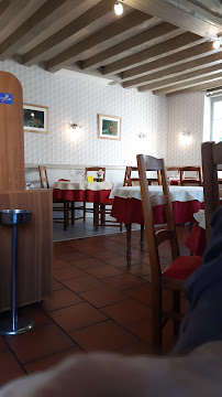 Atmosphère du Restaurant français Auberge De La Fontaine à Neung-sur-Beuvron - n°1