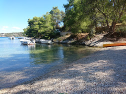 Sumpjivina beach'in fotoğrafı küçük koy ile birlikte