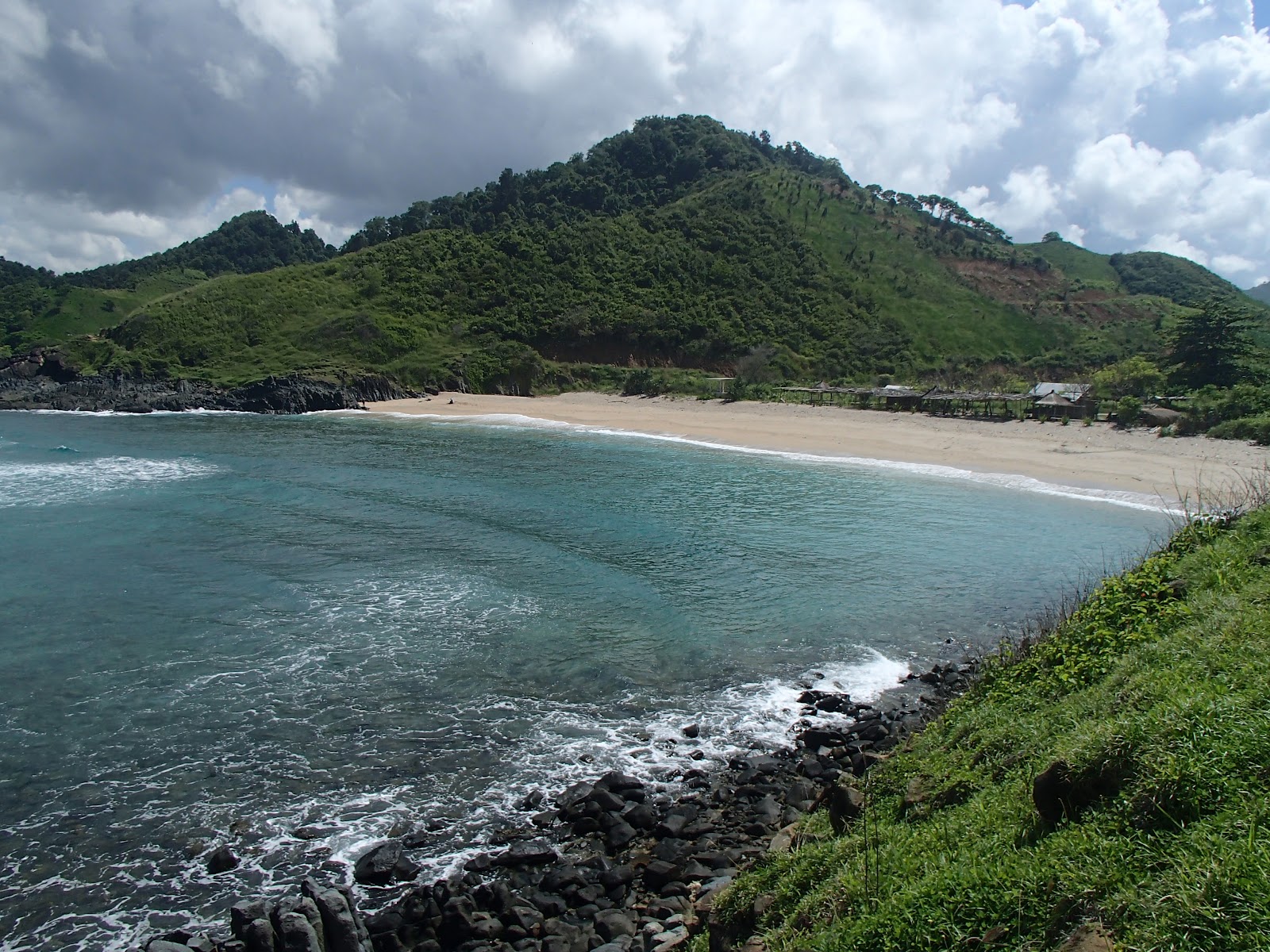 Mawi Small Beach'in fotoğrafı imkanlar alanı