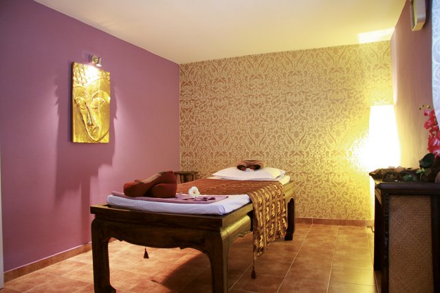 Nep-Thai Therapeutic Massage Center - Spa