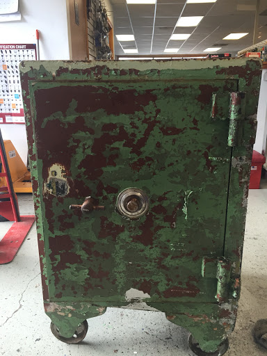 Locksmith «Keyhole Locksmith», reviews and photos, 1775 W 11th Ave, Eugene, OR 97402, USA