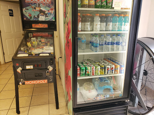 Laundromat «Holiday Plaza Laundromat», reviews and photos, 8485 N Wayne Rd, Westland, MI 48185, USA