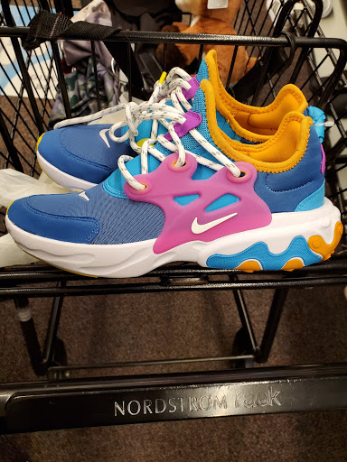 Department Store «Nordstrom Rack Tanasbourne Town Center», reviews and photos, 18100 NW Evergreen Pkwy, Beaverton, OR 97006, USA