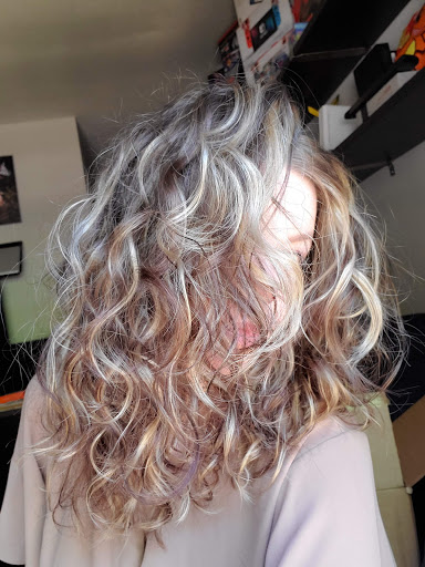 Beauty Salon «Daireds Hair Salon & Day Spa», reviews and photos, 2400 I-20 Frontage Rd, Arlington, TX 76017, USA