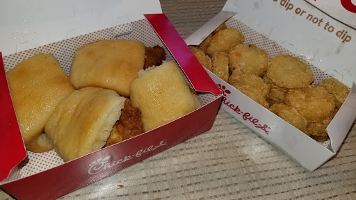 Fast Food Restaurant «Chick-fil-A», reviews and photos, 1700 E Colorado Blvd, Pasadena, CA 91106, USA