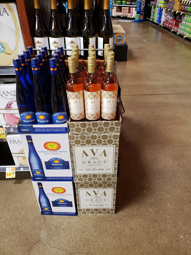 Grocery Store «Kroger», reviews and photos, 120 S Memorial Dr, New Castle, IN 47362, USA