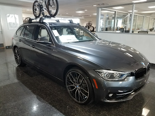 BMW Dealer «Chapman BMW On Camelback», reviews and photos, 830 E Camelback Rd, Phoenix, AZ 85014, USA