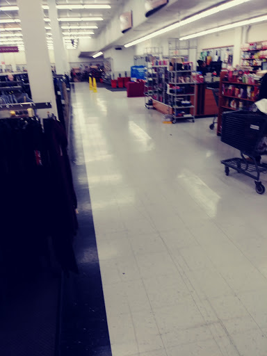 Clothing Store «Burlington Coat Factory», reviews and photos, 9321 Telegraph Rd, Redford Charter Twp, MI 48239, USA