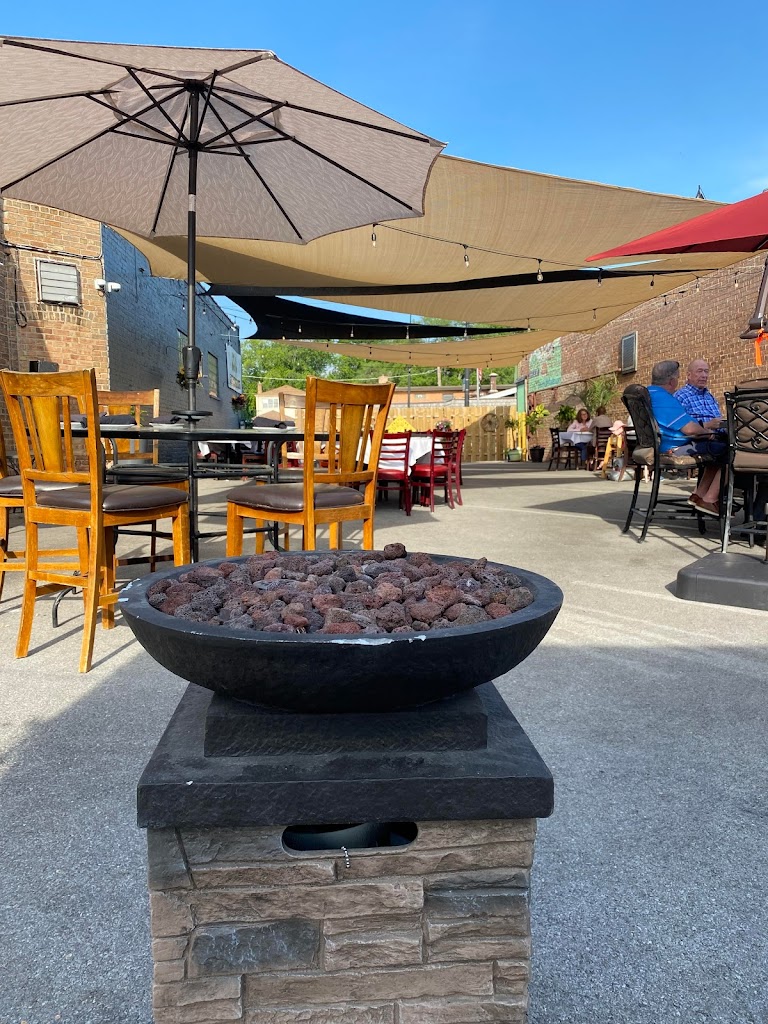 Ken's on Western 60643