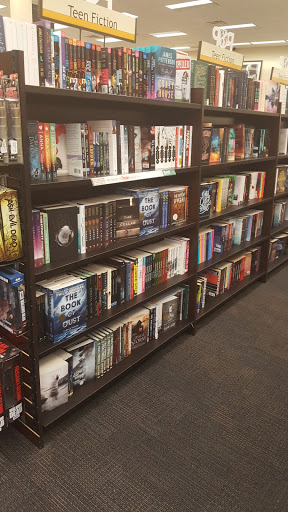 Book Store «Books-A-Million», reviews and photos, 31150 Southfield Rd, Franklin, MI 48025, USA
