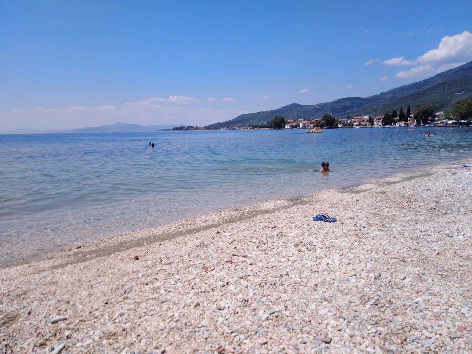 Photo de Kala Nera beach zone des équipements