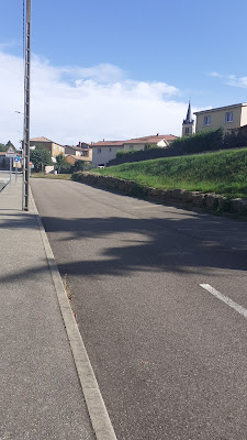 Parking (Grande rue) à Denicé