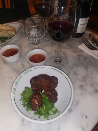 Photo n°46 de The Crying Tiger Paris 6 à Paris ()