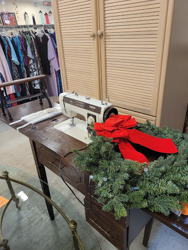 Thrift Store «Second Image Thrift Store», reviews and photos, 9103 US-19, Pinellas Park, FL 33782, USA