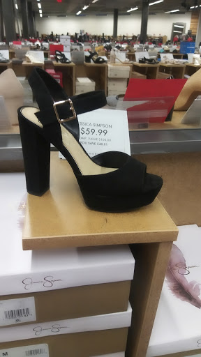 Shoe Store «DSW Designer Shoe Warehouse», reviews and photos, 8236 MN-7, St Louis Park, MN 55426, USA