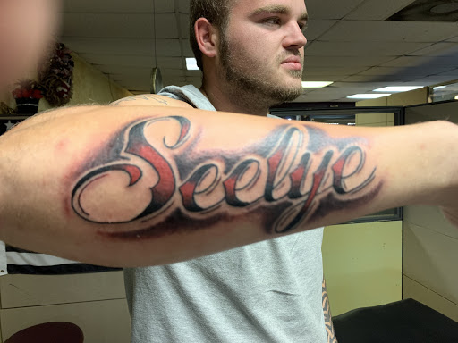 Tattoo Shop «Cross Roads Tattoo and Piercing», reviews and photos, 2070 Texas Ave, Bridge City, TX 77611, USA