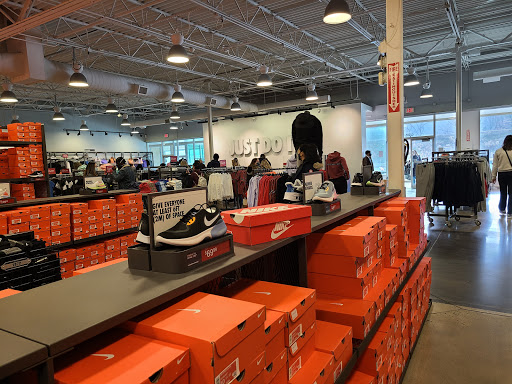 Sporting Goods Store «Nike Factory Store», reviews and photos, 1000 PA-611 #120, Tannersville, PA 18372, USA