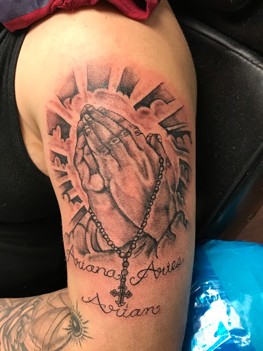 Explore arm ditch tattoo ideas, creative tattoo ideas in Seymour, available at American Gypsy Tattoo Corp.