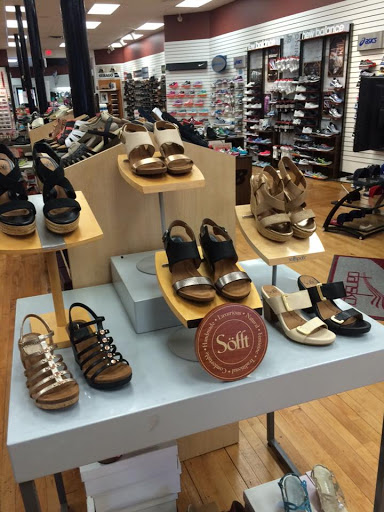 Shoe Store «Savon Shoes Inc», reviews and photos, 471 Main St, Warren, RI 02885, USA