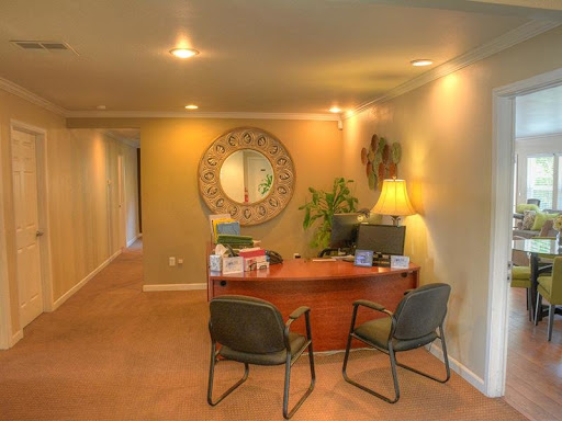 Short term apartment rental agency Santa Rosa