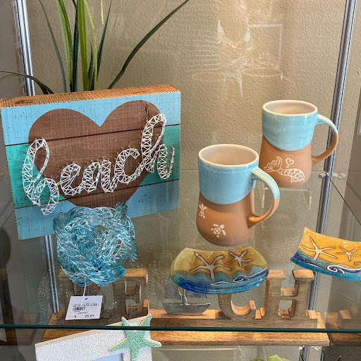 Collectibles Store «Classic Boutique & Gallery», reviews and photos, 2678 Bayshore Blvd, Dunedin, FL 34698, USA