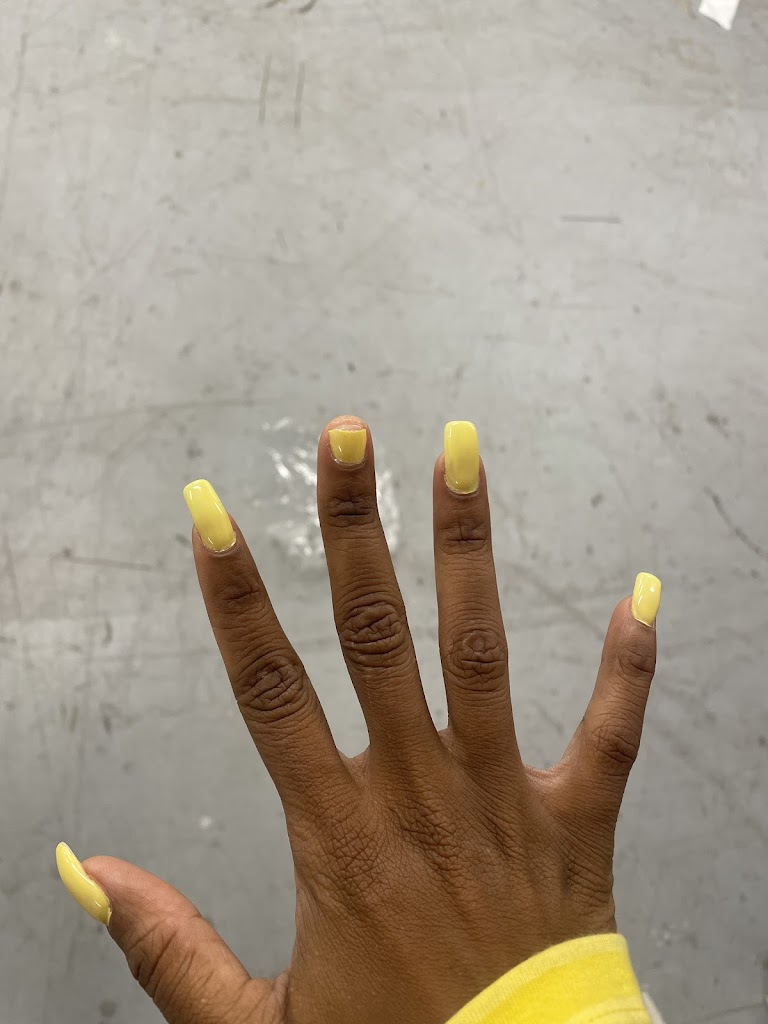 Queen's Nails 07111