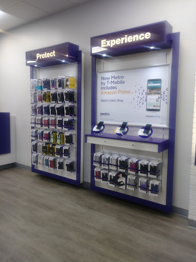 Cell Phone Store «MetroPCS Corporate Store», reviews and photos, 818 E Abram St, Arlington, TX 76010, USA