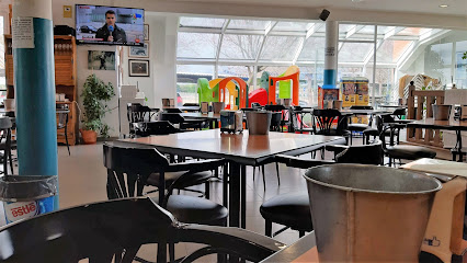 Información y opiniones sobre cafeteria lofer marbella de Ataquines