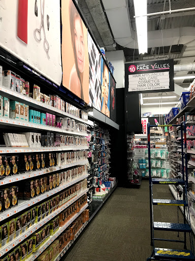 Shopping Mall «Fashion Center Paramus», reviews and photos, 747 NJ-17, Paramus, NJ 07652, USA