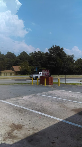 Donut Shop «Dough In The Box», reviews and photos, 3184 Austell Rd SW, Marietta, GA 30008, USA