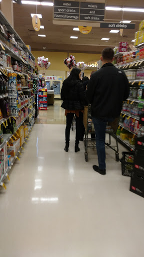 Grocery Store «Safeway», reviews and photos, 5821 Crossroads Cir, Falls Church, VA 22041, USA