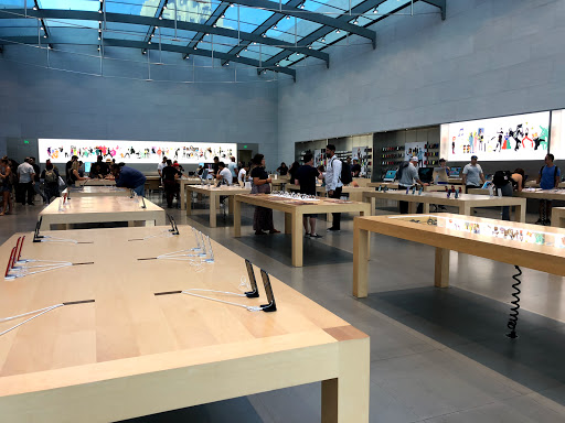 Apple Third Street Promenade image