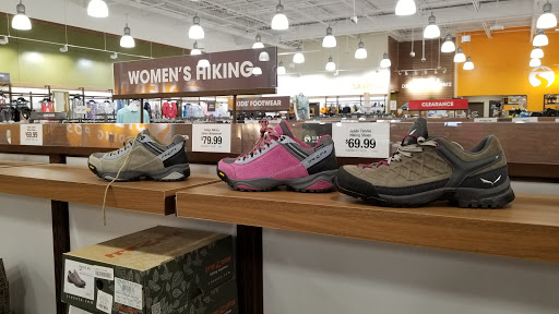 Outdoor Sports Store «Sierra Trading Post», reviews and photos, 215 N Maple Rd Unit 1F, Ann Arbor, MI 48103, USA