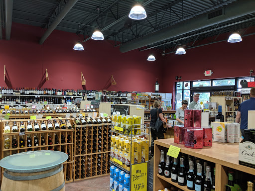 Liquor Store «Glen Lake Wine & Spirits», reviews and photos, 14448 Excelsior Blvd, Minnetonka, MN 55345, USA