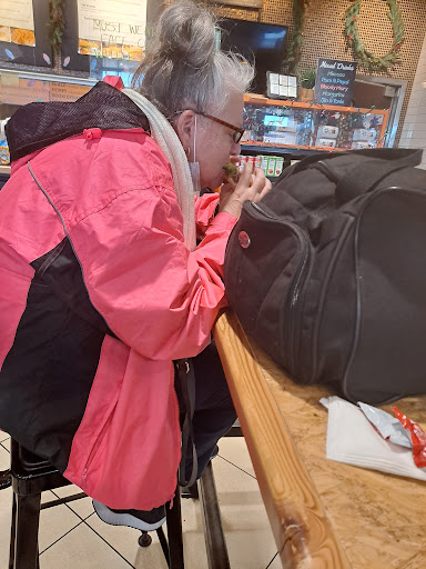 Cell Phone Store «T-Mobile», reviews and photos, 45 Marginal Way #3, Portland, ME 04101, USA