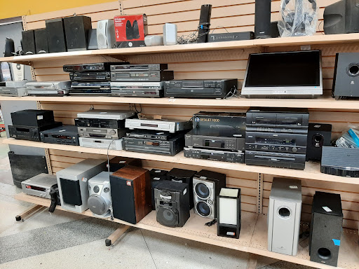 Clothing Store «GoodWill», reviews and photos, 1356 E Vine St, Kissimmee, FL 34744, USA